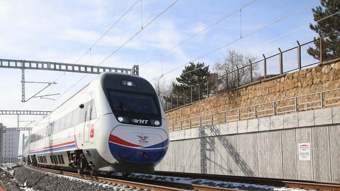 Bakan Karaismailoğlu duyurdu: Ankara-Sivas Yüksek Hızlı Tren Hattı yakında hizmette