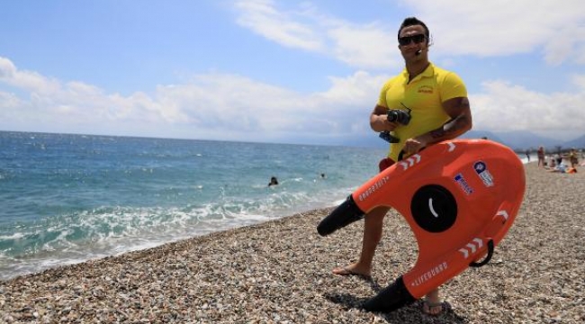 Cankurtaran robot 'Fasty' sahilde görevde