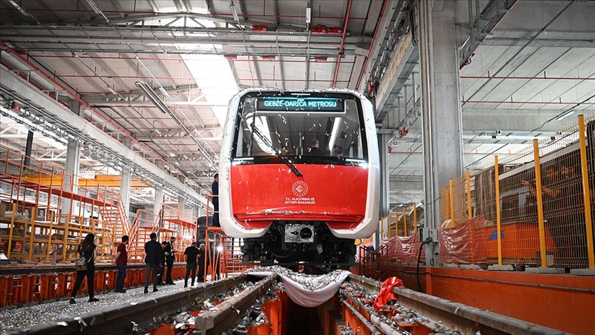 İlk yerli sürücüsüz metro aracı sefere çıkmaya hazır