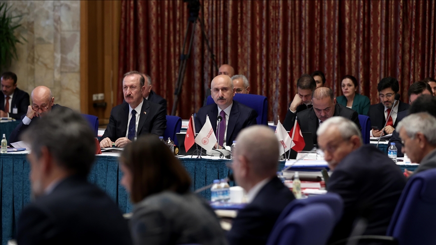 Karaismailoğlu: Ankara-Sivas hızlı tren hattı 2023'te tamamlandığında seyahat süresi 12 saatten 2 saate düşecek