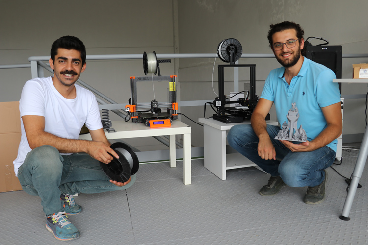 Kurdukları tesiste 3D yazıcılara sarfiyat malzemesi üretiyorlar