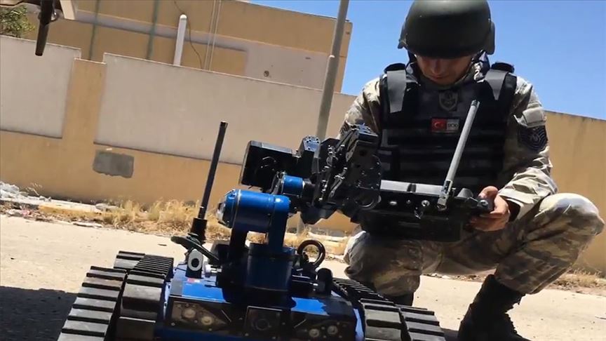 Libya'da EYP'lere yerli ve milli robot 'Kutlu' ile müdahale ediliyor