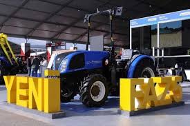 TürkTraktör, New Holland faz 5 motorlu yeni modelleriyle Adana Tarım Fuarı'nda yer aldı