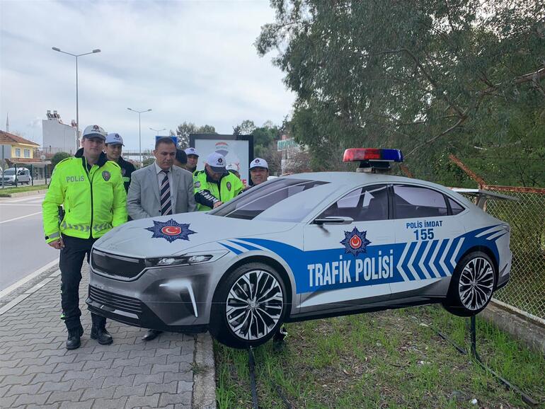 Yerli otomobil yollarda! Sürücüler şaşkına döndü