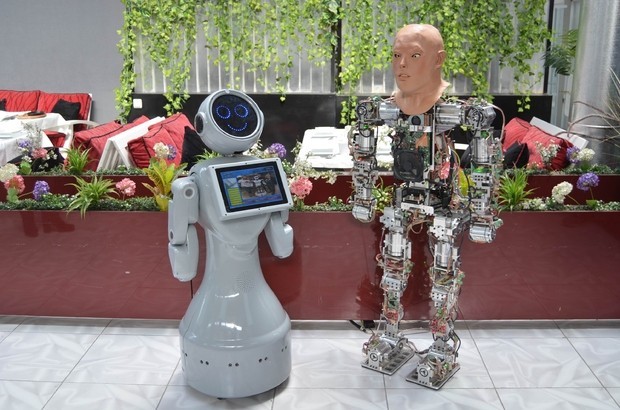 Yerli Robotlar Arasında Teknoloji Sohbeti